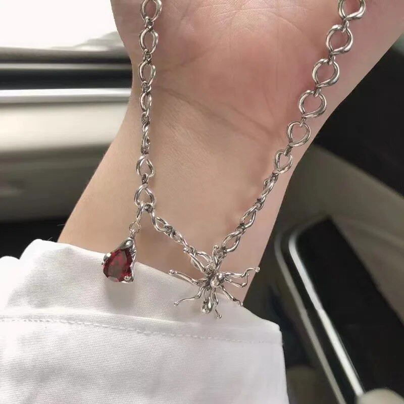 Modes personība zirnekļa asins pilienu kulons kaklarota sievietēm hiphopa sarkanā kristāla tauriņa apkakle ķēde ballītes šarms rotaslietas dāvana