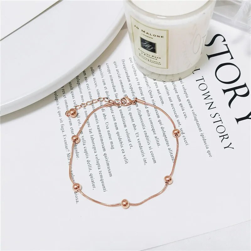 2023. gada modernas zelta krāsas čūskas kaulu ķēdes rokassprādzes sievietēm Augstas kvalitātes nerūsējošā tērauda krelles rokassprādze un rokassprādze Drop Shipping