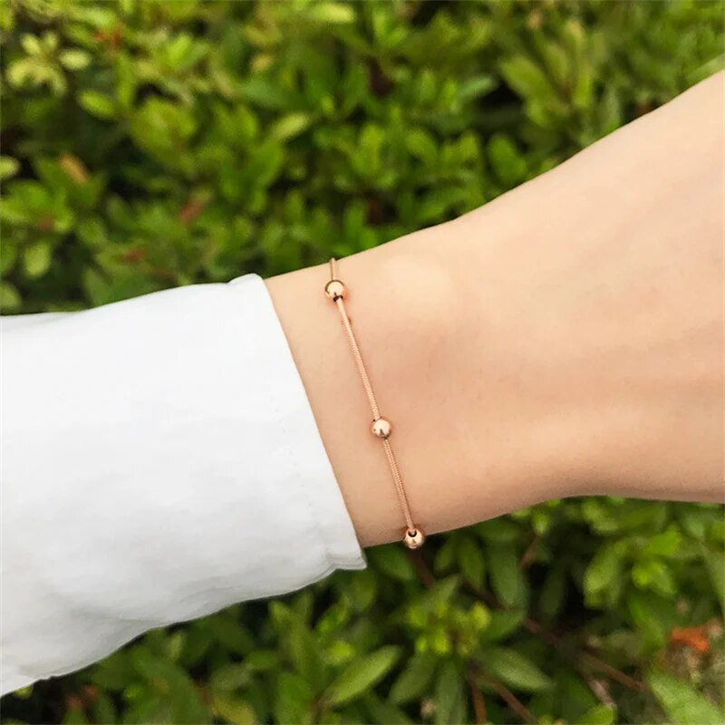 2023. gada modernas zelta krāsas čūskas kaulu ķēdes rokassprādzes sievietēm Augstas kvalitātes nerūsējošā tērauda krelles rokassprādze un rokassprādze Drop Shipping