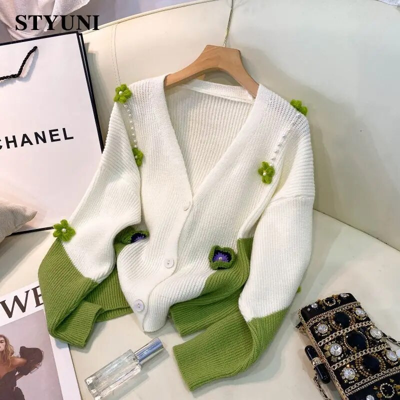 Pērļotas 3D aplikācijas Jauki mīksts, akrila trikotāžas sieviešu džemperis, V veida kakla izgriezums, korejiešu modes jaka, mētelis, jakas