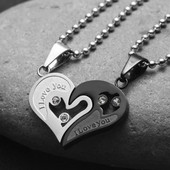 Izsmalcināta modes nerūsējošā tērauda mīlestības pārim atbilstoša kaklarota, šarms, sirds burtu rotaslietas, sirds pāra kaklarota dzimšanas dienas dāvana
