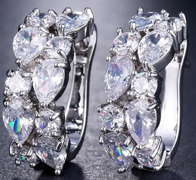 „Bettyue“ prekės ženklo mados žavesys 13 spalvų Monalisa auskarai blizgūs AAA cirkonio akinantys papuošalai moterims vakarėliui, akį traukianti dovana