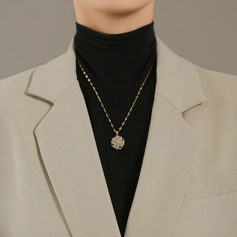 Madingi besisukantys keturių lapų dobilų kaklo karoliai moterims, kūrybingi 360° besisukantys vario papuošalai su mikro inkrustacija vakarėliui