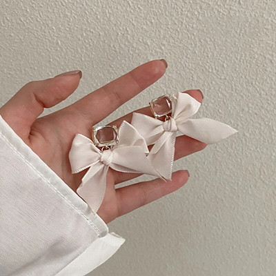 2023. g. jauni korejiešu saldie, melnbaltie tauriņi, sieviešu auskari, saldi audumi, mežģīnes, bantītes, meitenēm, modes auskari, rotaslietas, dāvanas