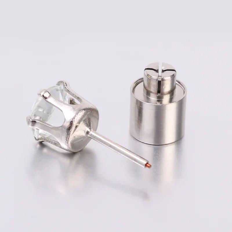 Modes LED apgaismojuma auskari Zibspuldze Cirkons Nerūsējošā tērauda Ausu kniedes Bling Deju ballīšu aksesuāri Ziemassvētku dāvanas Kvēlspītis