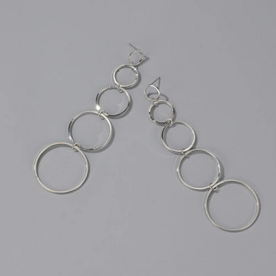 Paprasti kutai, penkių apskritimų tuščiaviduriai lydiniai, padengti auksu sidabru, moteriški kabantys auskarai ir nuleidžiami auskarai