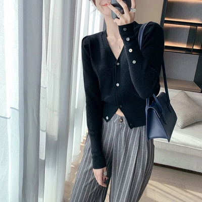 2023. gada rudens/ziemas V veida kakla izgriezuma trikotāžas sieviešu īss džemperis Modes daudzpusīgs SLIM korejiešu stila jaciņš sievietēm ar garām piedurknēm