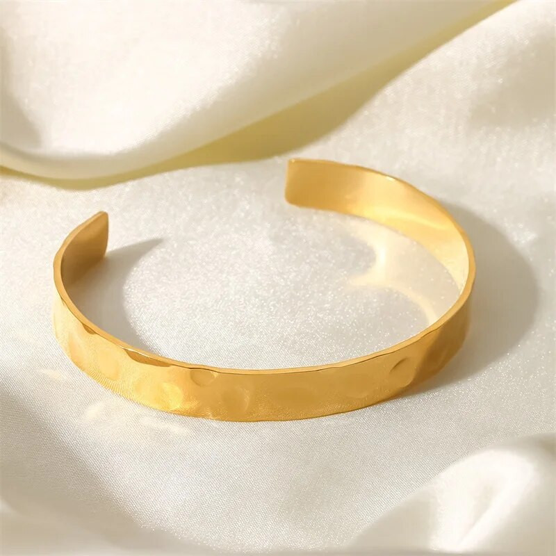 Youthway zlatna metalna otvorena narukvica od nehrđajućeg čelika minimalistički šarm novi teksturirani elegantni nakit za žene 2022.
