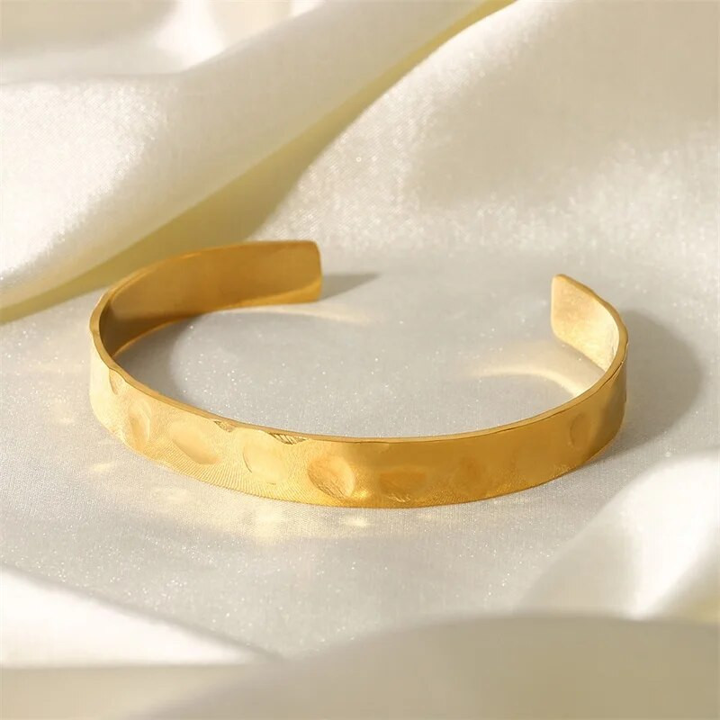 Youthway zlatna metalna otvorena narukvica od nehrđajućeg čelika minimalistički šarm novi teksturirani elegantni nakit za žene 2022.