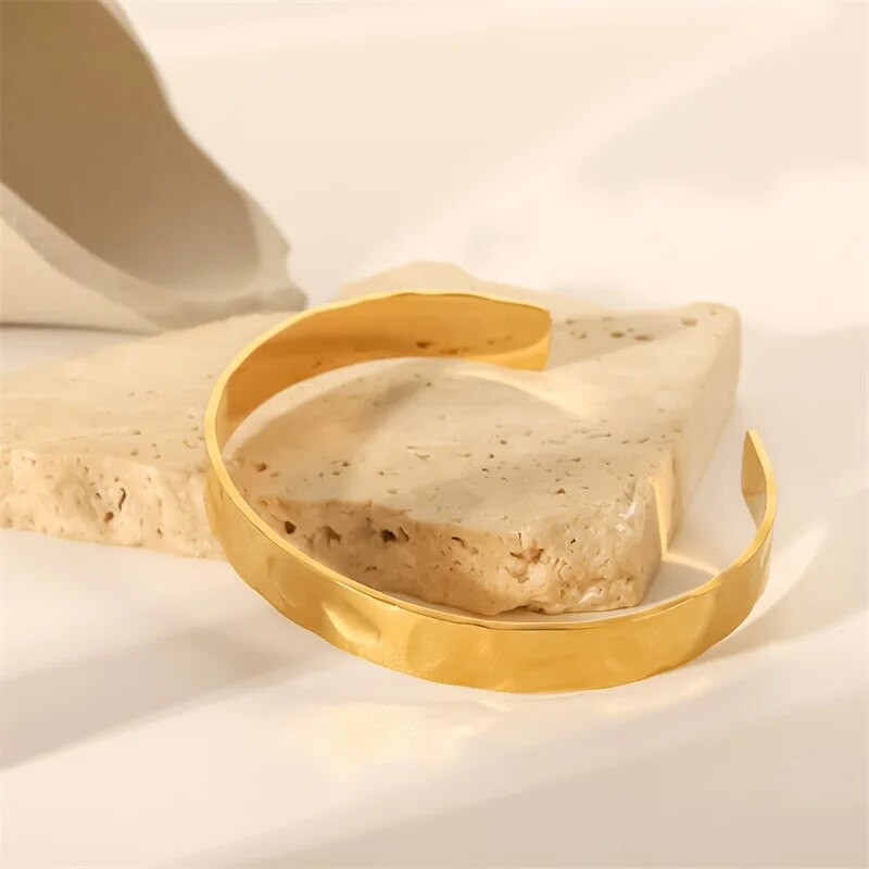 Youthway zlatna metalna otvorena narukvica od nehrđajućeg čelika minimalistički šarm novi teksturirani elegantni nakit za žene 2022.