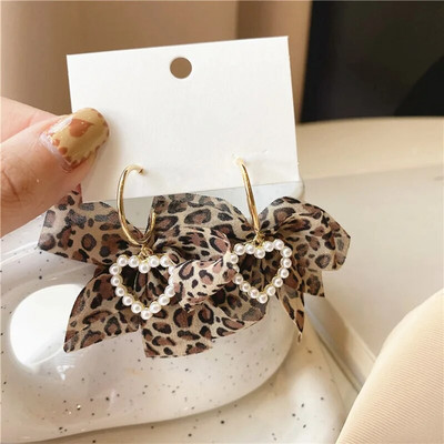 Нови обеци с леопардови сърца с панделка Очарователни дамски модни обеци