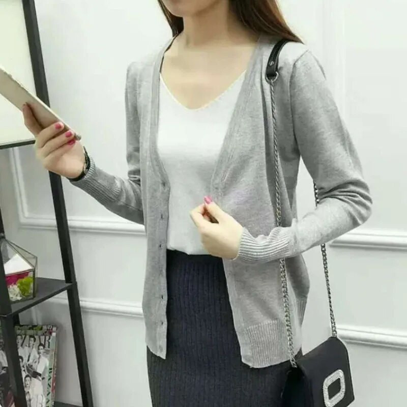 6XL Liela izmēra sieviešu trikotāžas jaciņa mētelis 17 vienkrāsains ziemas gadījuma V veida kakla izgriezums ar garām piedurknēm, tamborēts, trikotāžas džemperis, sieviešu augšdaļa