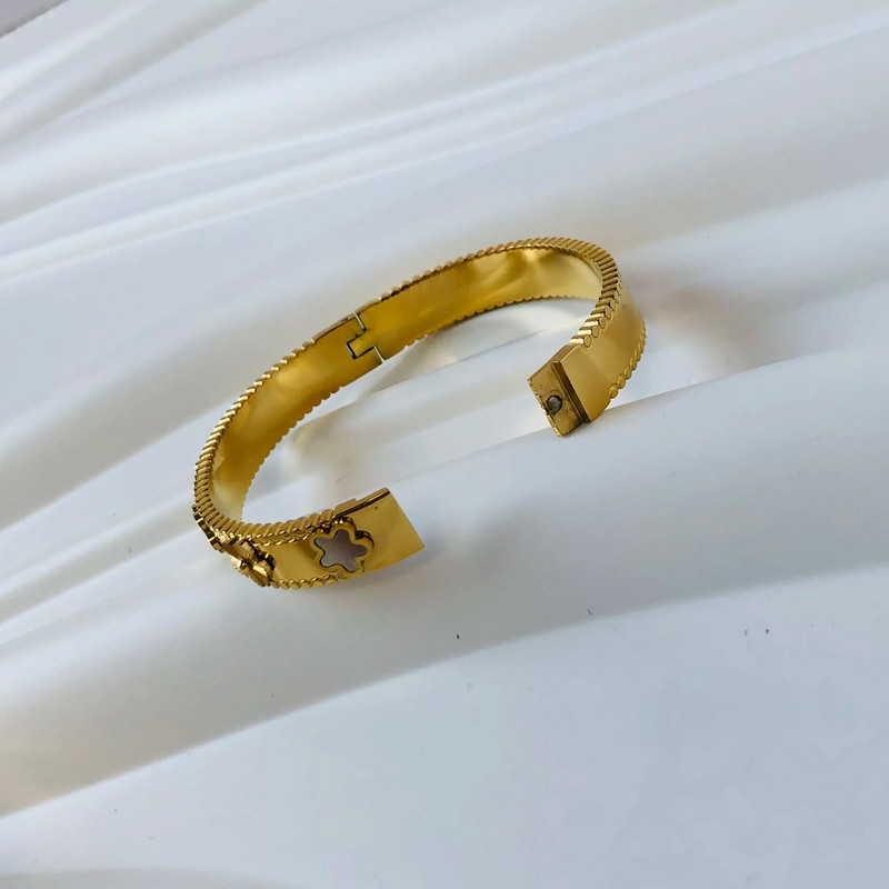 Karštas išpardavimas mados aukso spalvos nerūdijančio plieno gėlių apyrankės ir apyrankės moterims Pulseira Love Mielos apyrankės papuošalai vakarėliui