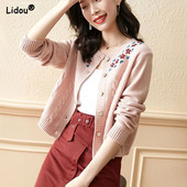 Ümarkaelusega nööp Loov splaissitud plisseeritud lilleline vintage kardigan kudumine vabaaja sügistalvine paks naisteriietega kampsun