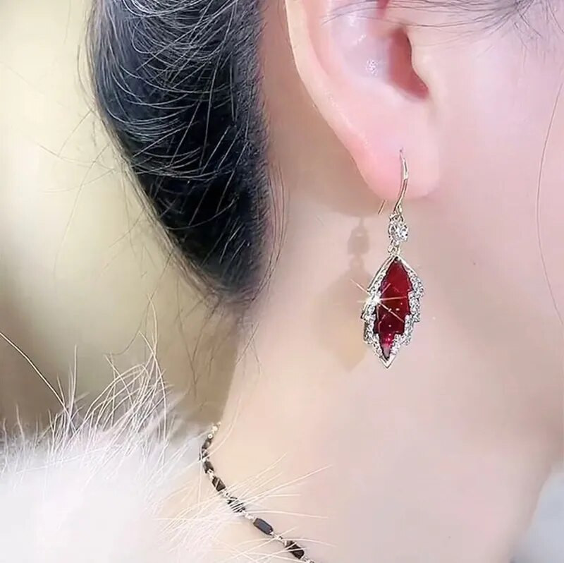 Juvelierizstrādājumi sievietēm Sarkanu lapu gari nolaižami auskari sievietēm Kaķa acs auskari Līgavas saderināšanās kāzu auskari Valentīna dienas dāvana