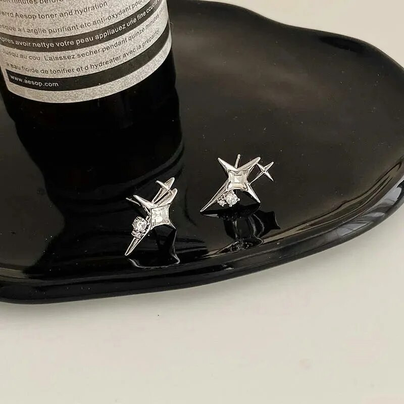 Μόδα 2023 Ασημένιο χρώμα Σταυρός αστέρι ζιργκόν σκουλαρίκια για γυναίκες Κορεάτικα τετράκτυνα σκουλαρίκια προσωπικότητας αστέρια Κοσμήματα