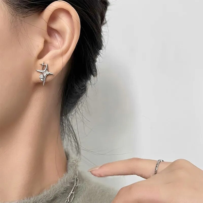 Μόδα 2023 Ασημένιο χρώμα Σταυρός αστέρι ζιργκόν σκουλαρίκια για γυναίκες Κορεάτικα τετράκτυνα σκουλαρίκια προσωπικότητας αστέρια Κοσμήματα