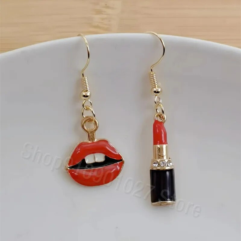 Modes Sexy sieviešu lūpu krāsa Auskari Sieviešu sarkana lūpu krāsa Asimetriski jauki rotaslietas līgavas māsa dāvana Ziemassvētku auskari