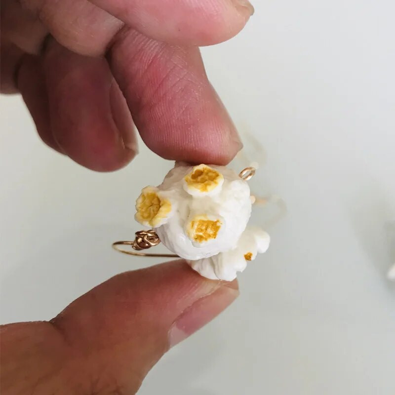 Jaunums Smieklīgi popkornā ceptas vistas pārtikas pilināmie auskari sievietēm meitenei DIY roku darbs, radoši unikāli, iekarināmi auskari rotaslietas