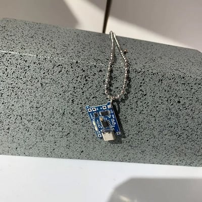 Asmenybė perdėta hiphopo punk kiberpunk elektrinis lentų kaklo pakabukas moterims Vyrams Y2K papuošalai HUANZHI 2022 NAUJA Karšta