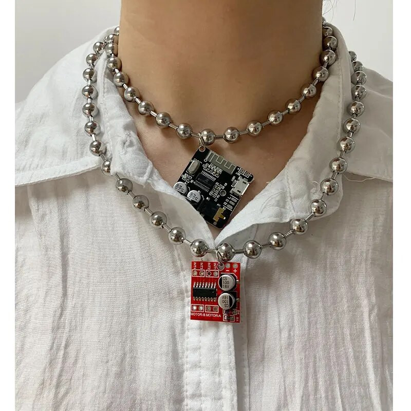 Asmenybė perdėta hiphopo punk kiberpunk elektrinis lentų kaklo pakabukas moterims Vyrams Y2K papuošalai HUANZHI 2022 NAUJA Karšta