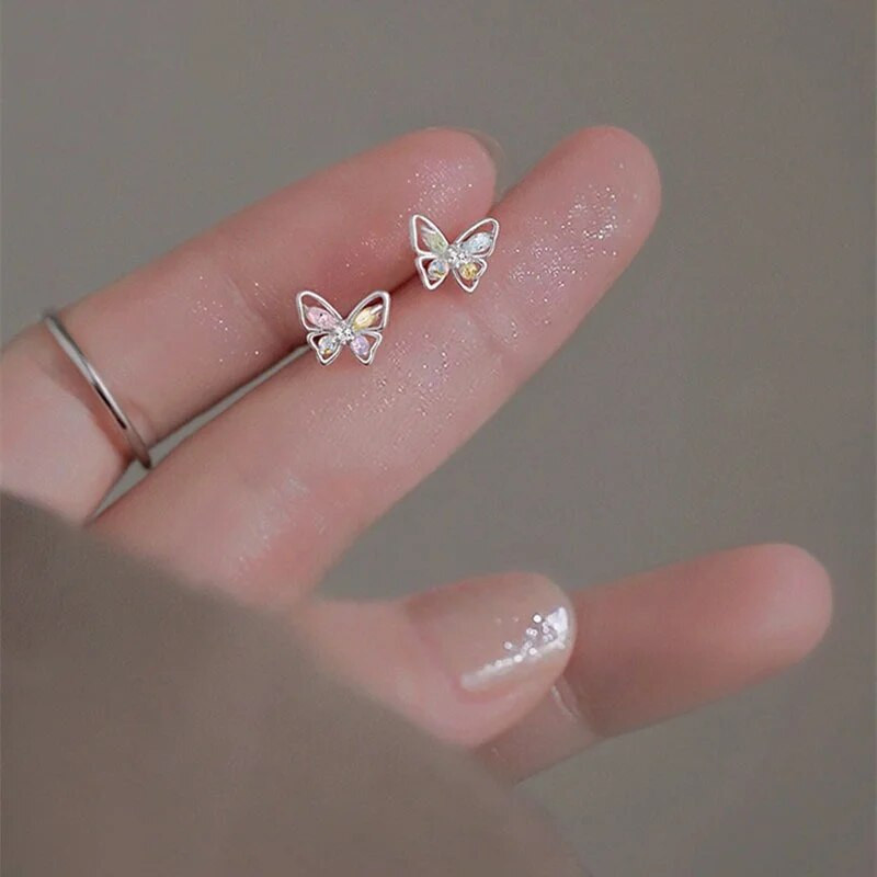 Női ékszerek ezüst színes cirkon üreges pillangós fülbevaló nőknek Anime pillangós fülbevaló Valentin-napi ajándék