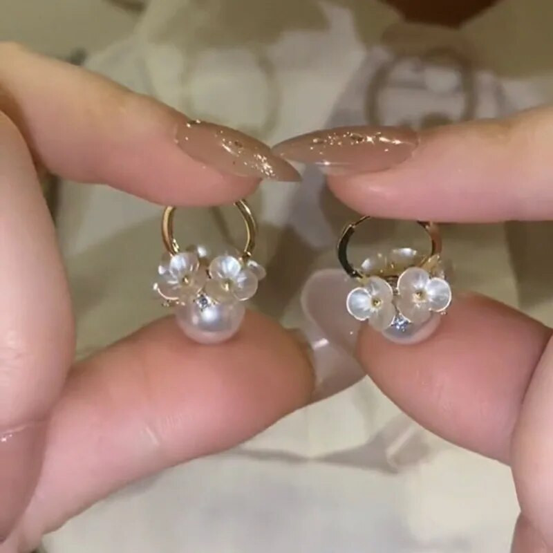 Modes paziņojums Jaunā Korejas balto ziedu klastera pērļu kulonu auskari sievietēm Kāzu ballītei Luksusa rotaslietas dāvana pendiente