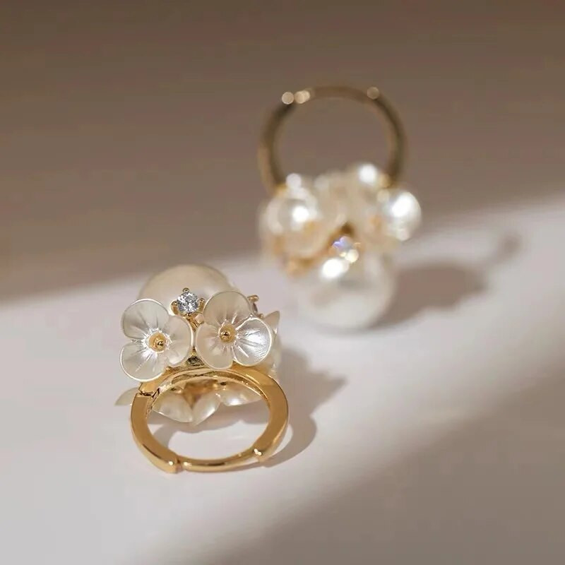 Modes paziņojums Jaunā Korejas balto ziedu klastera pērļu kulonu auskari sievietēm Kāzu ballītei Luksusa rotaslietas dāvana pendiente