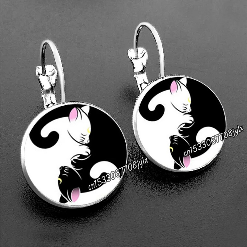 Stikliniai juodi ir balti dviejų kačių auskarai moteriški madingi stikliniai kabošono auskarai, nauji auskarai papuošalai papuošalai