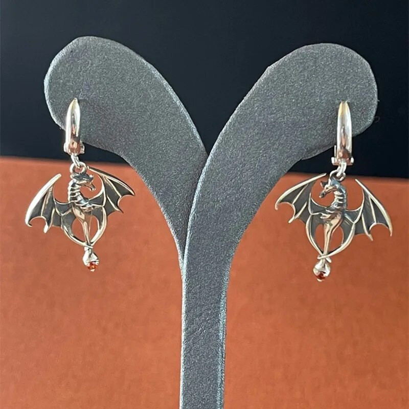 Vintage Totem Flying Dragon Asmeniniai raudoni brangakmeniai kabantys auskarai moterims Madingi auskarai Dovanų Didmeninė prekyba