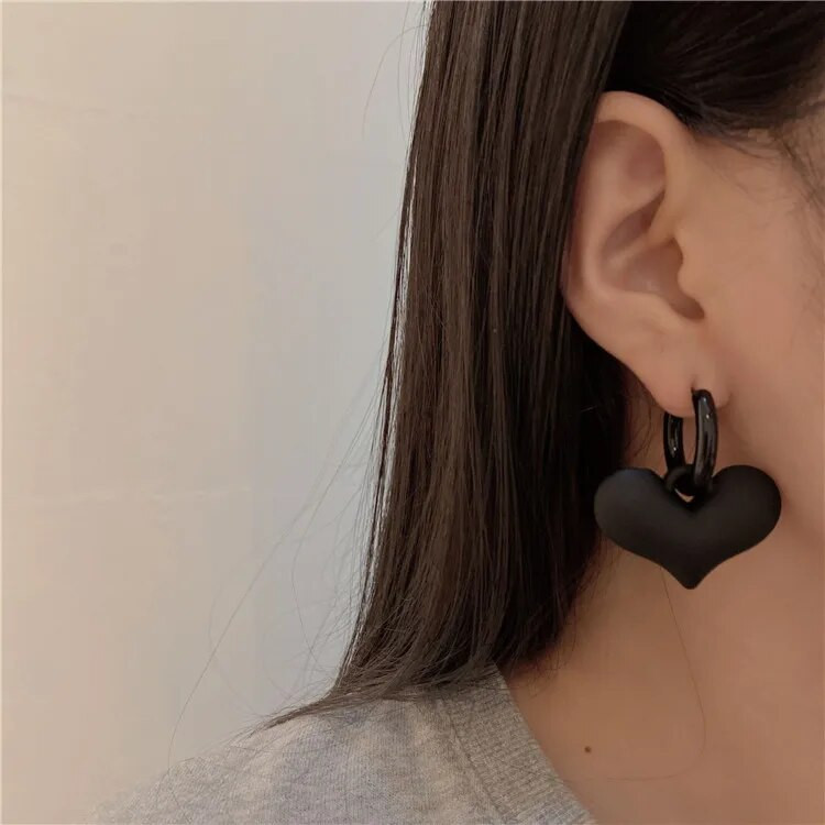 Vintage hiperbola melna sirds kulonu auskari sievietēm personības apaļas stīpas auskari kundzes meitenei ceļojumu aksesuāri