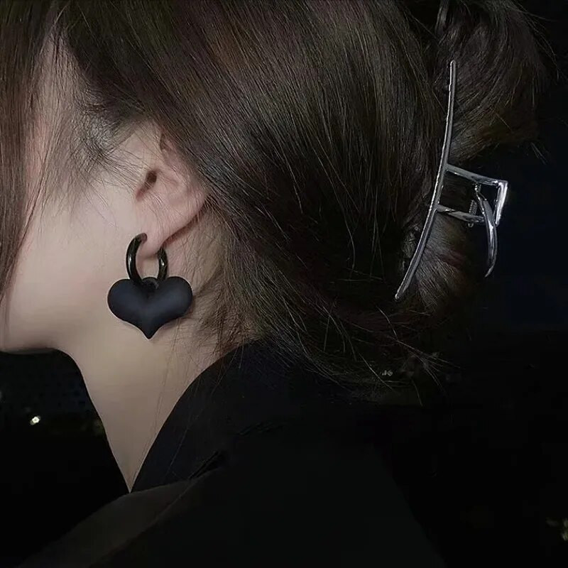 Vintage hiperbola melna sirds kulonu auskari sievietēm personības apaļas stīpas auskari kundzes meitenei ceļojumu aksesuāri