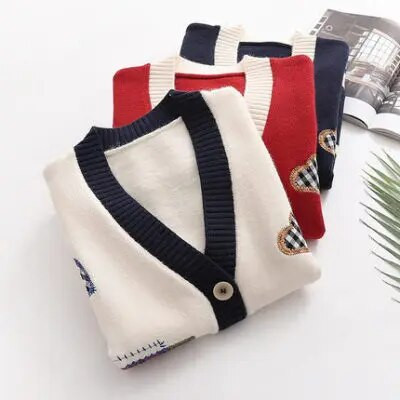 2023 m. rudens žiemos megztinis ir moteriški megztiniai su užsegimu Laisvi megztiniai Rožiniai megztiniai Moteriškas žieminis megztinis paltas