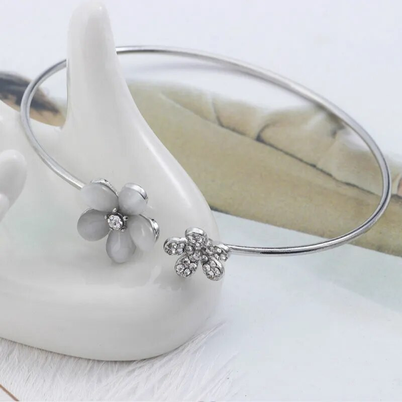 Klassikaline luksuslik trendikas naiste kristallist kaheleheline viieleheline India lilleline mansett käevõru, roostevabast terasest ehe kingitus