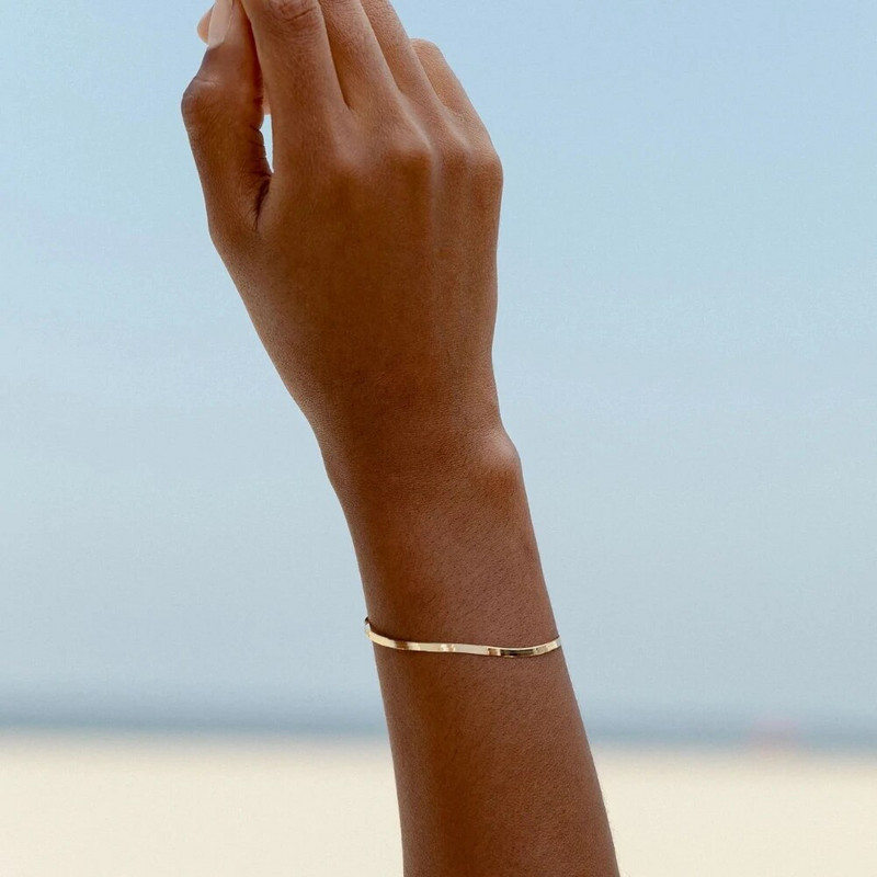 Minimalistlik kullavärvi kalasabast käevõru, lame ussikett, kena virnaga käevõrud naistele käsitsi valmistatud ehted, kingitused hulgimüük