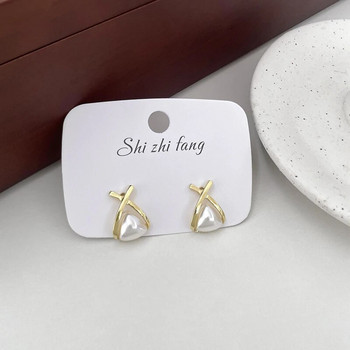 Νέα κορεατικά μαργαριτάρια τριγωνικά καρφωτά σκουλαρίκια χρυσό χρώμα Μεταλλικό σταυρός μικροσκοπικά σκουλαρίκια για γυναίκες Γλυκό κομψό γυναικείο αυτί κοσμήματα brincos