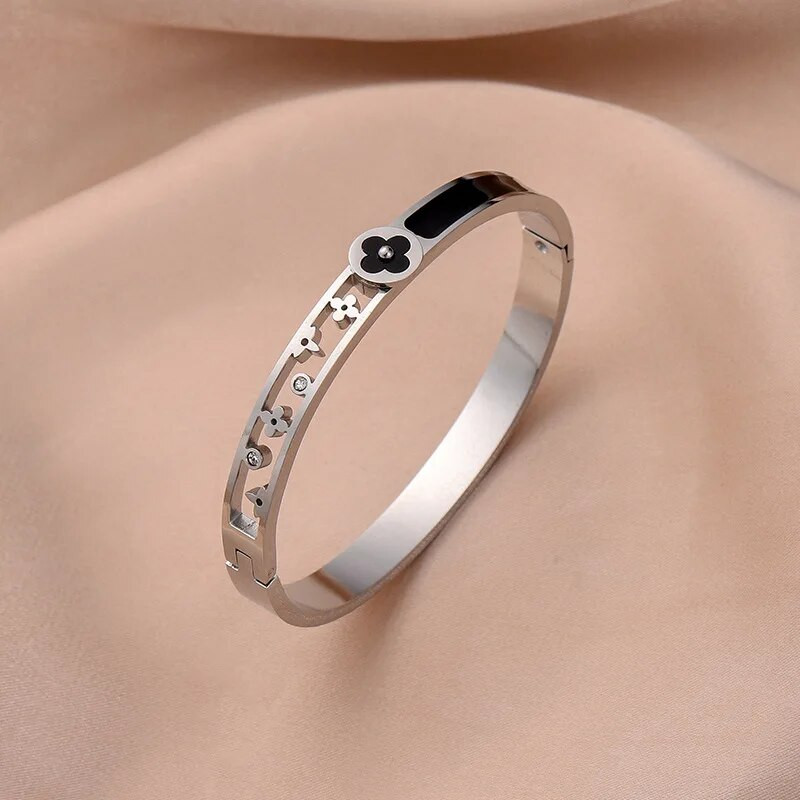 Modes ģeometrijas titāna tērauda atvērta rokassprādze sievietēm