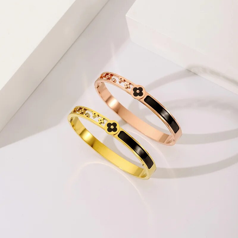 Modes ģeometrijas titāna tērauda atvērta rokassprādze sievietēm