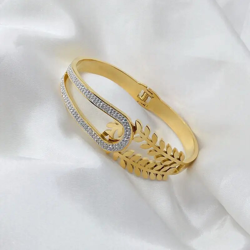 Νέο μοντέρνο φαρδύ βραχιόλι από τιτάνιο, γυναικείο απλό και ατμοσφαιρικό φαρδύ βραχιόλι από ανοξείδωτο ατσάλι