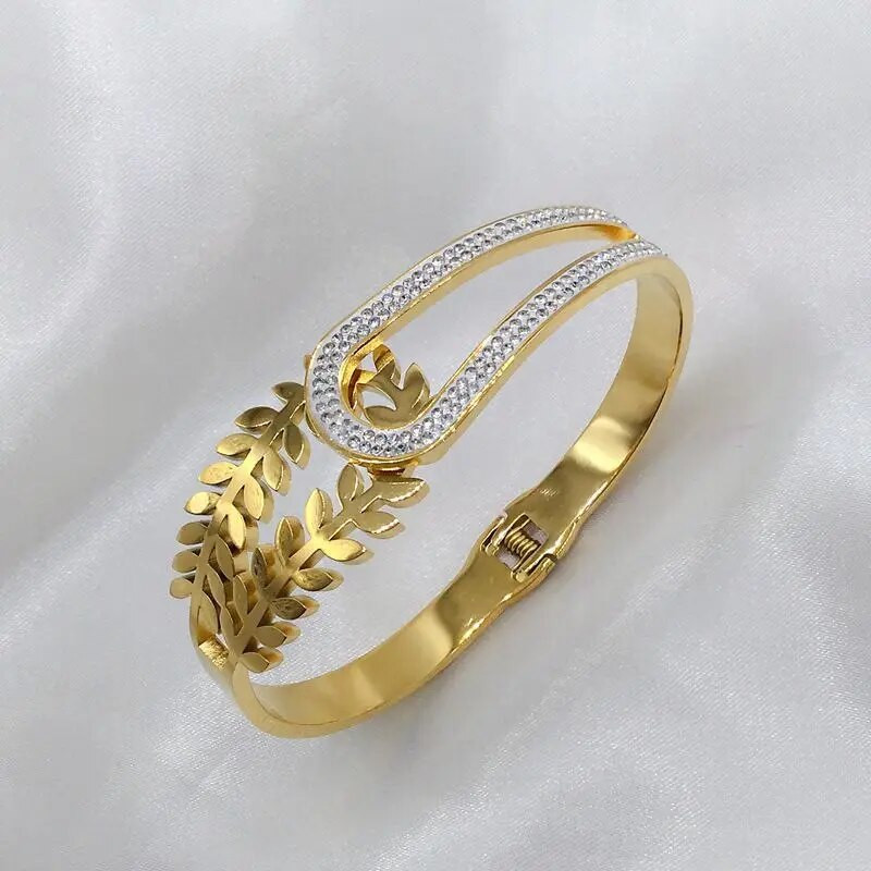 Νέο μοντέρνο φαρδύ βραχιόλι από τιτάνιο, γυναικείο απλό και ατμοσφαιρικό φαρδύ βραχιόλι από ανοξείδωτο ατσάλι