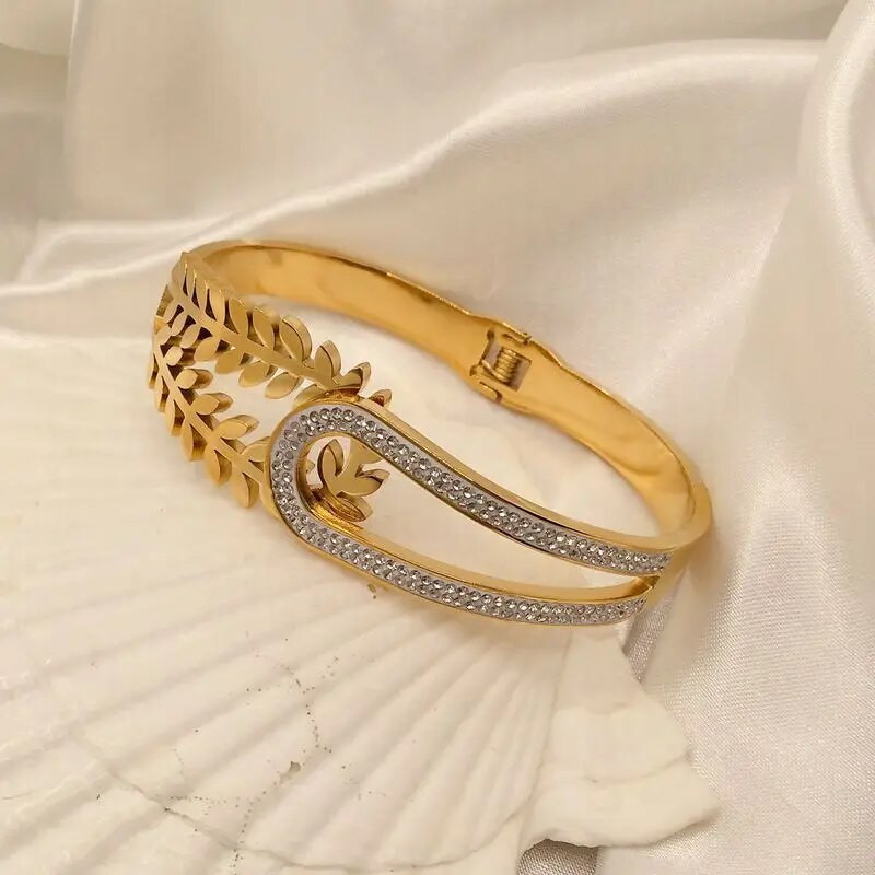 Νέο μοντέρνο φαρδύ βραχιόλι από τιτάνιο, γυναικείο απλό και ατμοσφαιρικό φαρδύ βραχιόλι από ανοξείδωτο ατσάλι