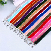 Vintage κοντό κολιέ Μαύρο κολιέ τσόκερ γιακά γυναικεία βελούδινη ζώνη Πολύχρωμη αλυσίδα τσόκερ με κλείδα