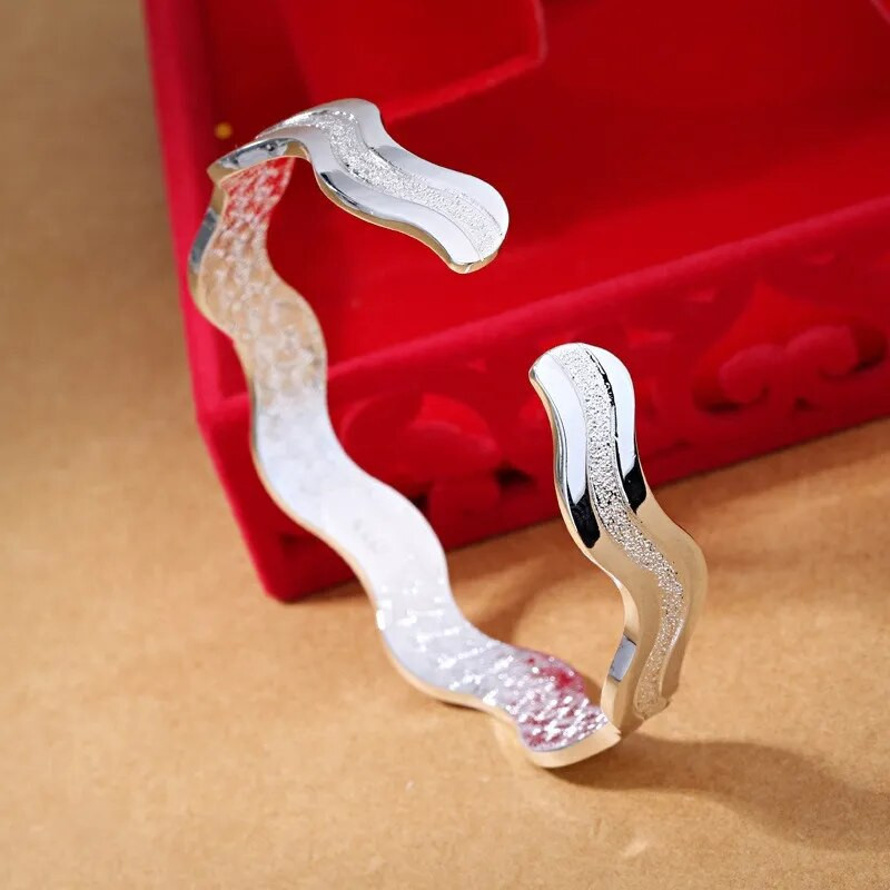 Luxus hullámos nyitott karkötő női fagyos női karkötő dupla vonalú gyűrű szerelem átszőtt víz hullámos karkötő ékszer