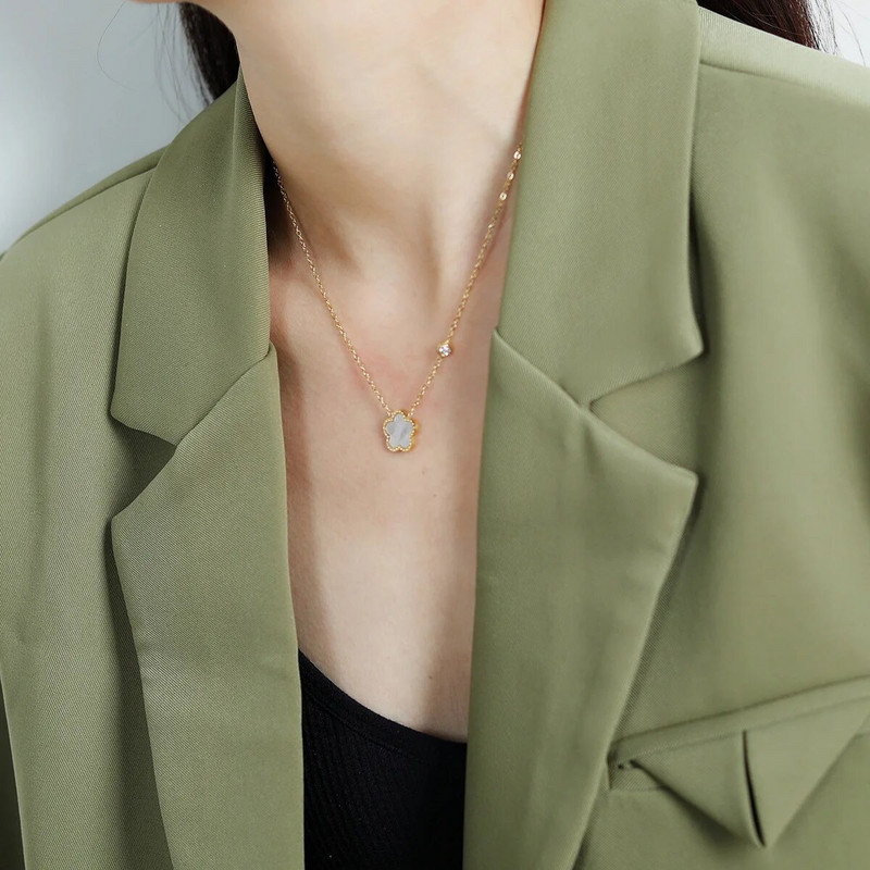 CARLIDANA Πολύχρωμο κολιέ με λουλούδια πέντε φύλλων κολιέ τσόκερ πολυτελές χρυσό μη αμαυρωμένο κολιέ από ανοξείδωτο ατσάλι για γυναίκες