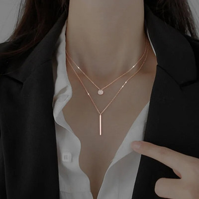 Klasszikus trendi többrétegű kulcscsont lánc hölgyeknek egyszerű temperamentum nyaklánc négyzetcsíkos kerek kétrétegű medál ajándék