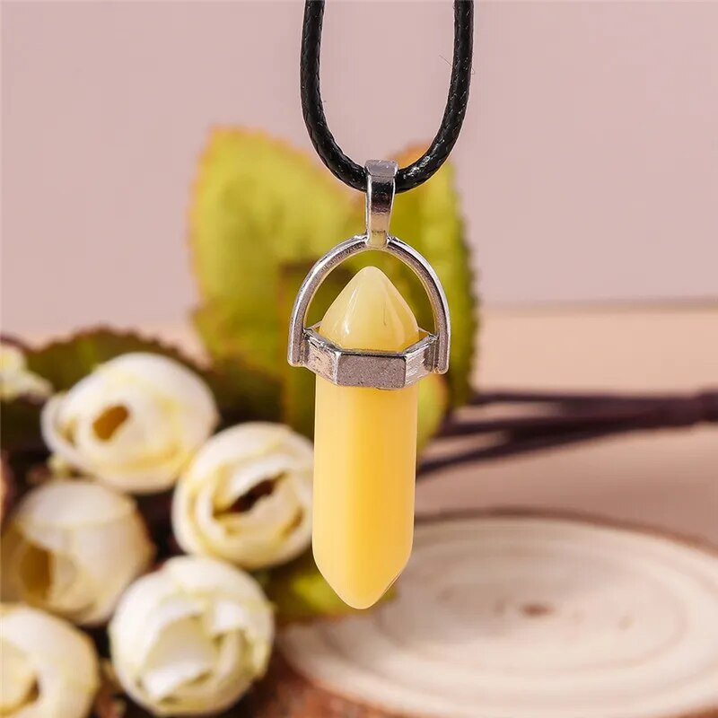 Естествен камък Кварц Лапис Опал Аметист Розов кристален камък Шестоъгълна колона Висулка Колиета Кожена верига Bullet Колие