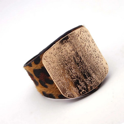 Modes Leoparda ādas rokassprādze sievietēm Vienkārša All-Match V Word Wide Charm Cuff Wrap Rokassprādze sieviešu aproces rotaslietas