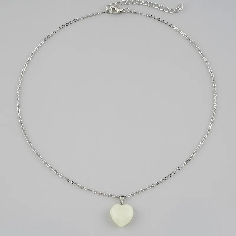 Új, egyszerű, világító gyöngyökből készült nyaklánc, ragyogó éjszakai kerek csillag, szív medál, sötétben világít nyaklánc férfiaknak, nőknek halloweni ajándékok