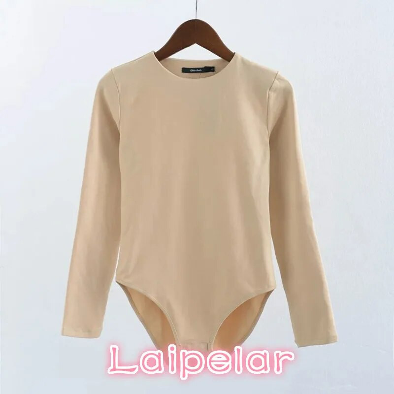 Šliaužtinukai Moteriški kombinezonai su bikini apačia su snapeliu užsegimais, tamprūs, ploni, ilgomis rankovėmis O formos iškirpte.