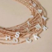 26 angol betűs kagyló nyaklánc természetes egyszerű, elegáns réz cirkon gyöngyök női lányoknak parti strandon Divatos mindennapi viselet